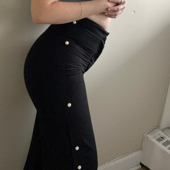 Asymmetrical pearl black flare pants - Picture 2 of 5